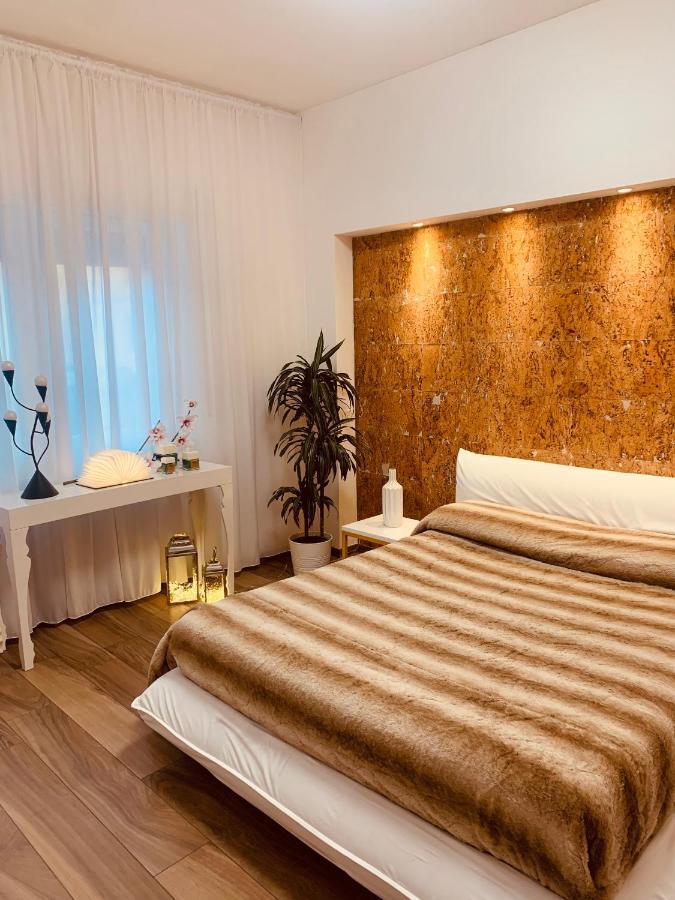 Un Condominio In Centro Only Women Ливорно Экстерьер фото